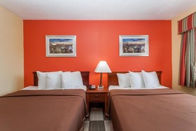 Travelodge by Wyndham Jersey City