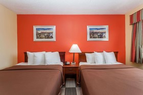 Travelodge by Wyndham Jersey City