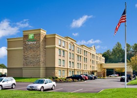 Holiday Inn Express Hotel & Suites West Long Branch