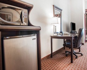 Comfort Suites