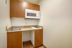 HomeTowne Studios Philadelphia - Maple Shade, NJ