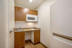 HomeTowne Studios Philadelphia - Maple Shade, NJ