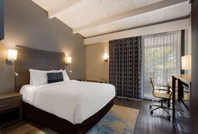The Hub Middletown: A Best Western Signature Hotel