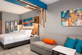 La Quinta Inn & Suites By Wyndham Mount Laurel Moorestown