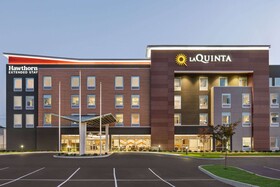La Quinta Inn & Suites By Wyndham Mount Laurel Moorestown