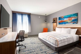 La Quinta Inn & Suites By Wyndham Mount Laurel Moorestown