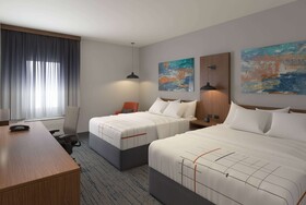 La Quinta Inn & Suites By Wyndham Mount Laurel Moorestown