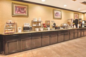 La Quinta Inn & Suites by Wyndham Mt. Laurel - Philadelphia