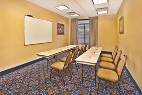 La Quinta Inn & Suites by Wyndham Mt. Laurel - Philadelphia