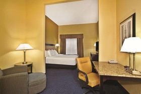 La Quinta Inn & Suites by Wyndham Mt. Laurel - Philadelphia