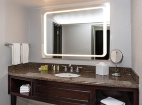 DoubleTree by Hilton Newark Penn Station