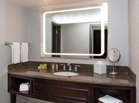 DoubleTree by Hilton Newark Penn Station