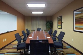 Fairfield Inn & Suites Newark Liberty International Airport