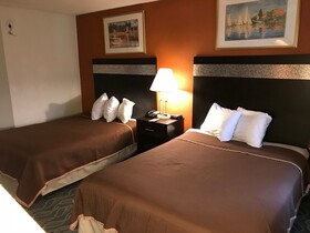 Howard Johnson by Wyndham Newark Airport