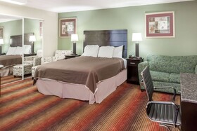 Howard Johnson by Wyndham Newark Airport