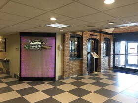 Howard Johnson by Wyndham Newark Airport