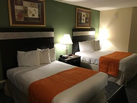 Howard Johnson by Wyndham Newark Airport