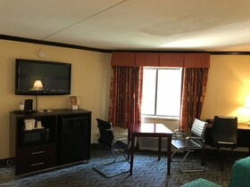 Howard Johnson by Wyndham Newark Airport