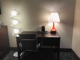 Howard Johnson by Wyndham Newark Airport