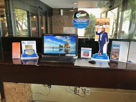 Howard Johnson by Wyndham Newark Airport