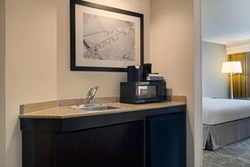 SpringHill Suites by Marriott Newark Liberty International Airport