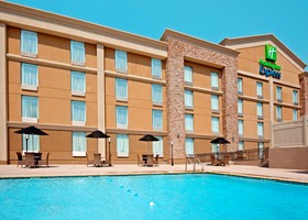 Days Hotel by Wyndham North Bergen /NYC Area