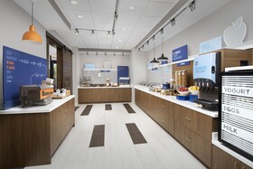 Holiday Inn Express & Suites North Brunswick