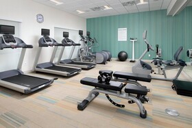 Holiday Inn Express & Suites North Brunswick