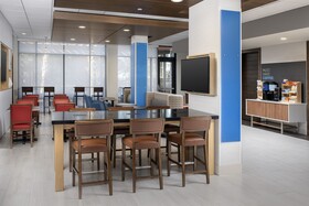 Holiday Inn Express & Suites North Brunswick