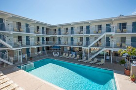 Harbor Light Family Resort