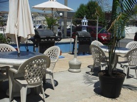 Surf 16 Motel