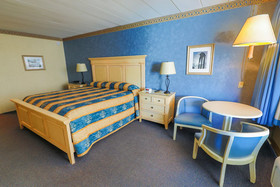 Forum Motor Inn