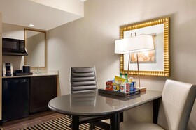 Embassy Suites by Hilton Piscataway Somerset