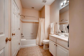 Global Luxury Suites at the Junction