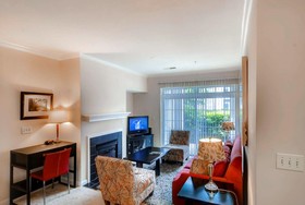Global Luxury Suites at the Junction