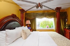 Nassau Inn