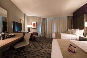 Crowne Plaza Saddle Brook Hotel