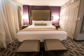 Crowne Plaza Saddle Brook Hotel