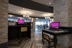 Crowne Plaza Saddle Brook Hotel