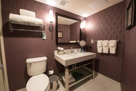 Crowne Plaza Saddle Brook Hotel