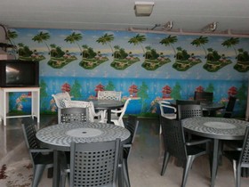 Bay Breeze Motel