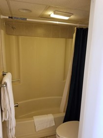 Bay Breeze Motel