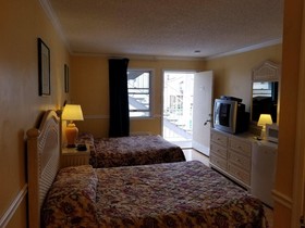 Bay Breeze Motel
