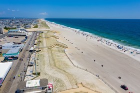 Boardwalk Hotel Charlee & Beach House Rentals