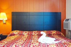 Skyview Manor Motel