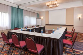 La Quinta Inn & Suites by Wyndham Secaucus Meadowlands