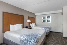 La Quinta Inn & Suites by Wyndham Secaucus Meadowlands