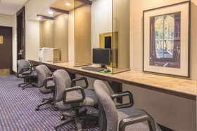 La Quinta Inn & Suites by Wyndham Secaucus Meadowlands