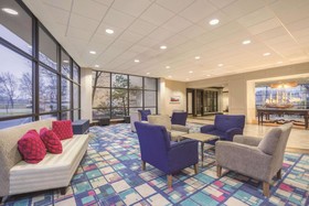 La Quinta Inn & Suites by Wyndham Secaucus Meadowlands