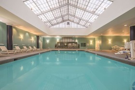 La Quinta Inn & Suites by Wyndham Secaucus Meadowlands